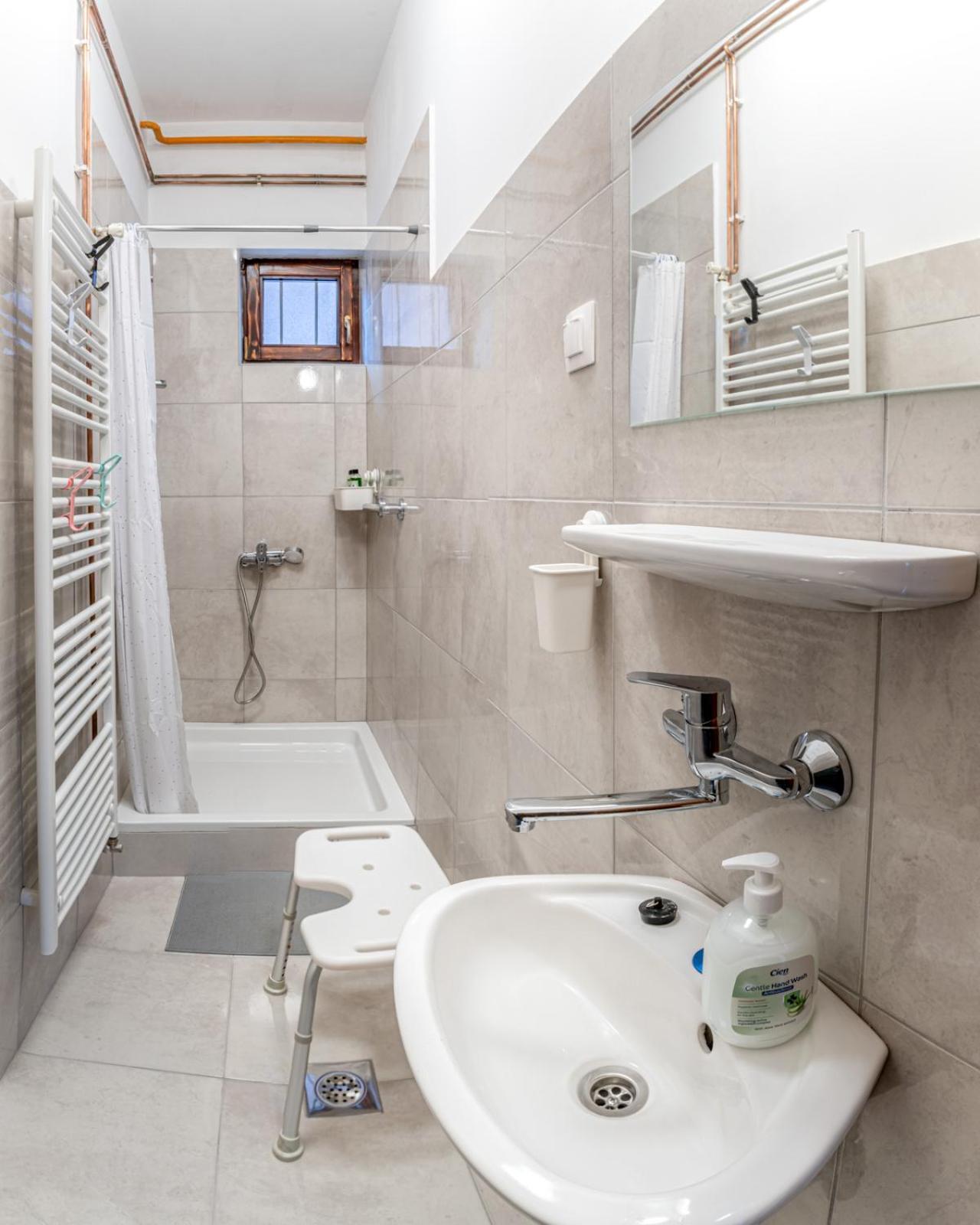 Apartman Jabuka - Free Parking Karlovac Exterior foto